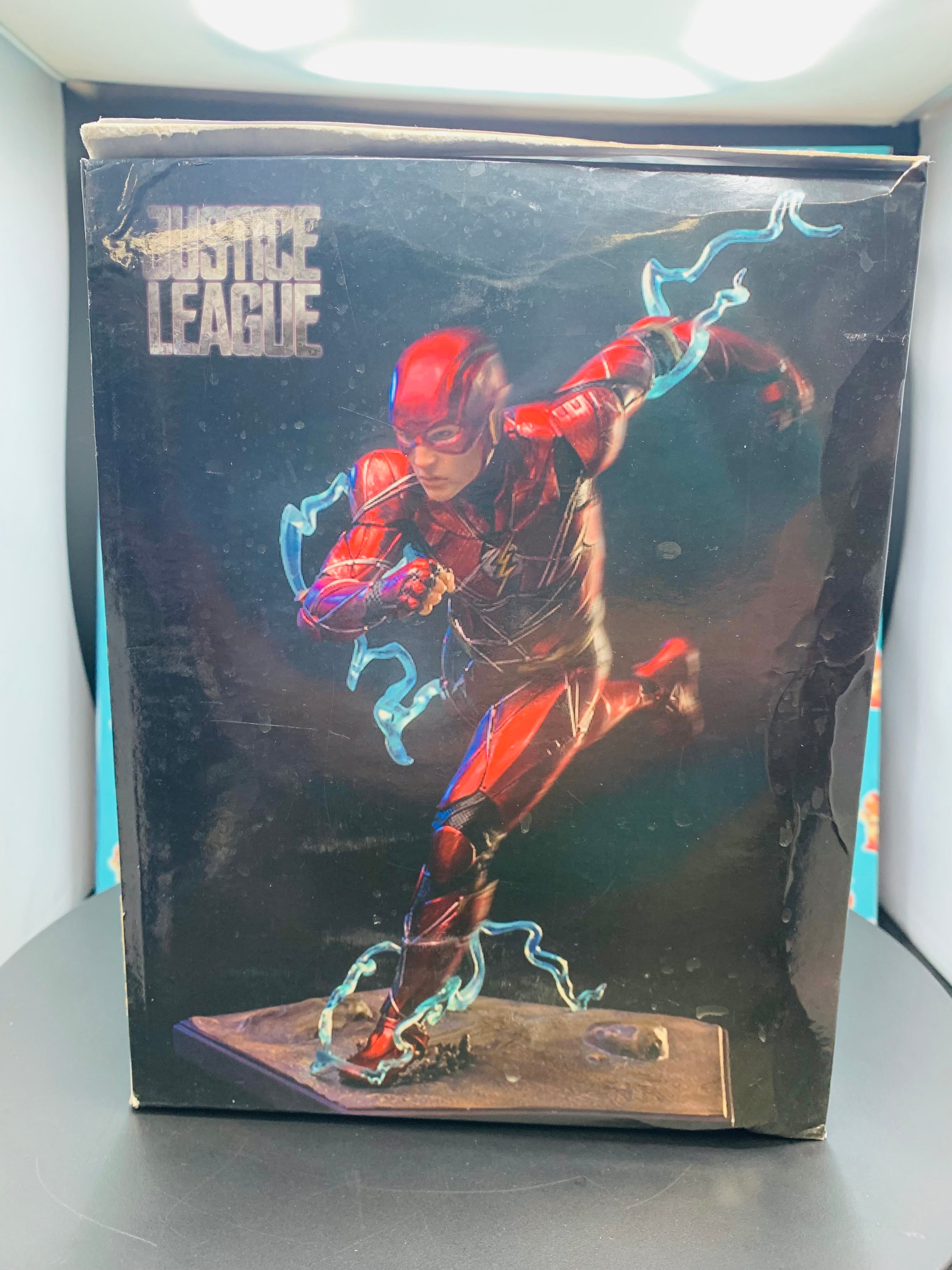 Justice League – The Flash Action Figure Statue